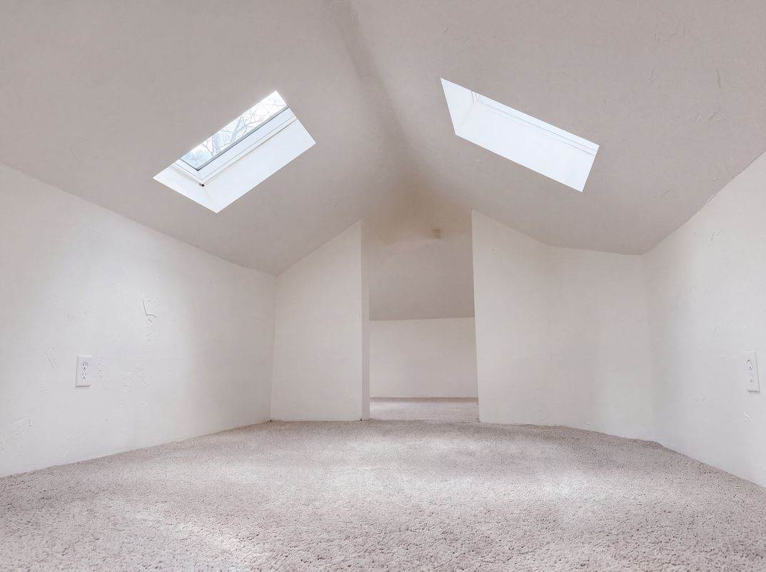 Photo 9 of 17 of 21420 Jefferson St, Farmington Hills, MI