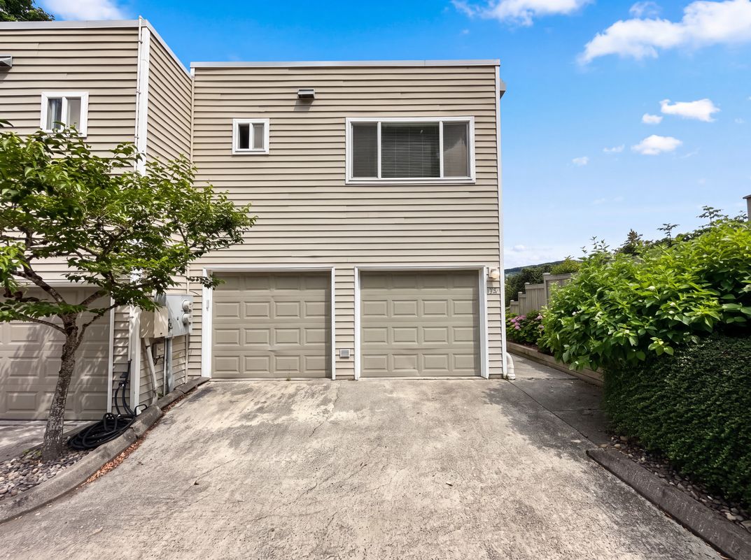 Property photo 1 of 2325 Harbor Ave SW Unit B2