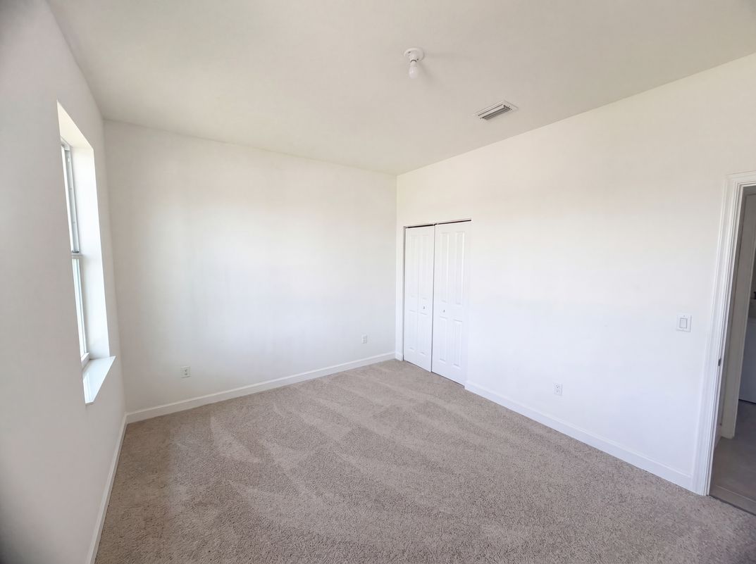 Photo 33 of 42 of 12473 NW Lynch Ln, Port Saint Lucie, FL