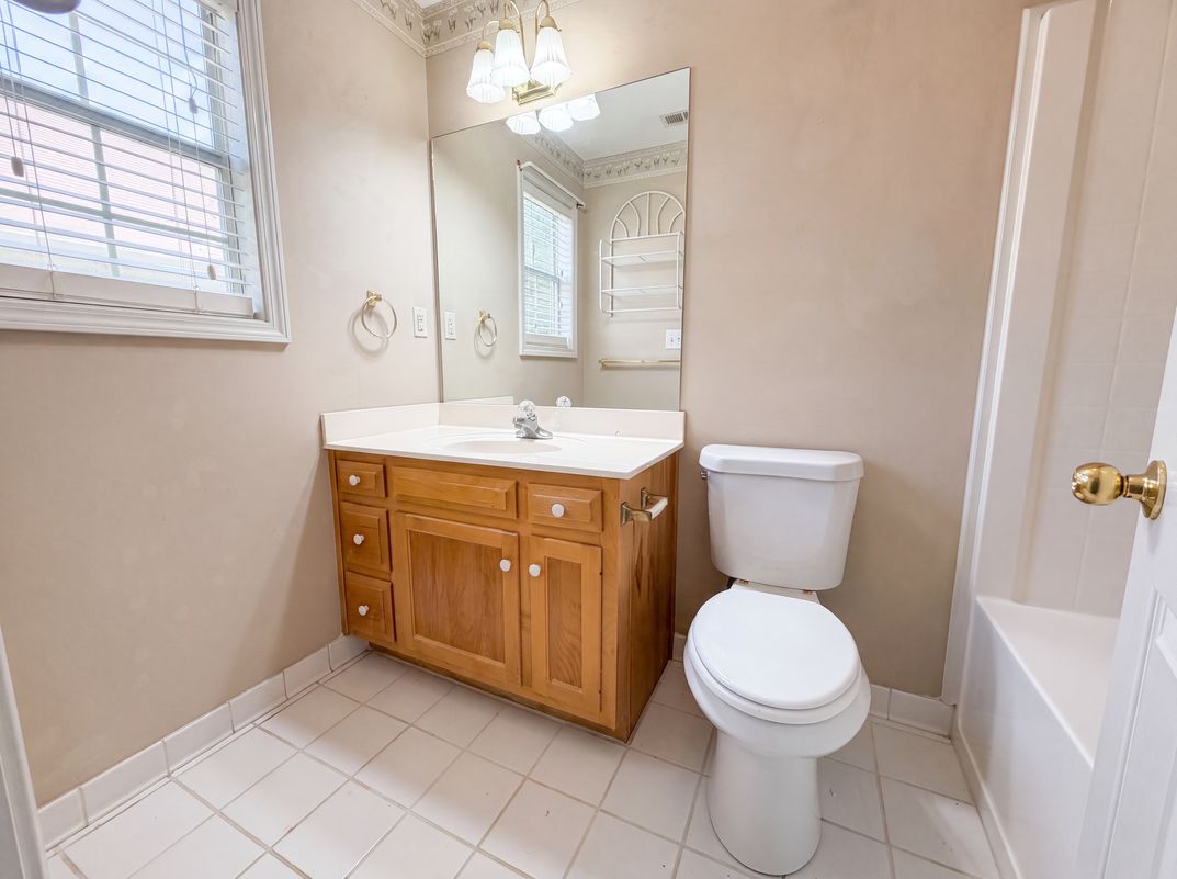 Photo 13 of 20 of 151 Carrington Ln, Calera, AL
