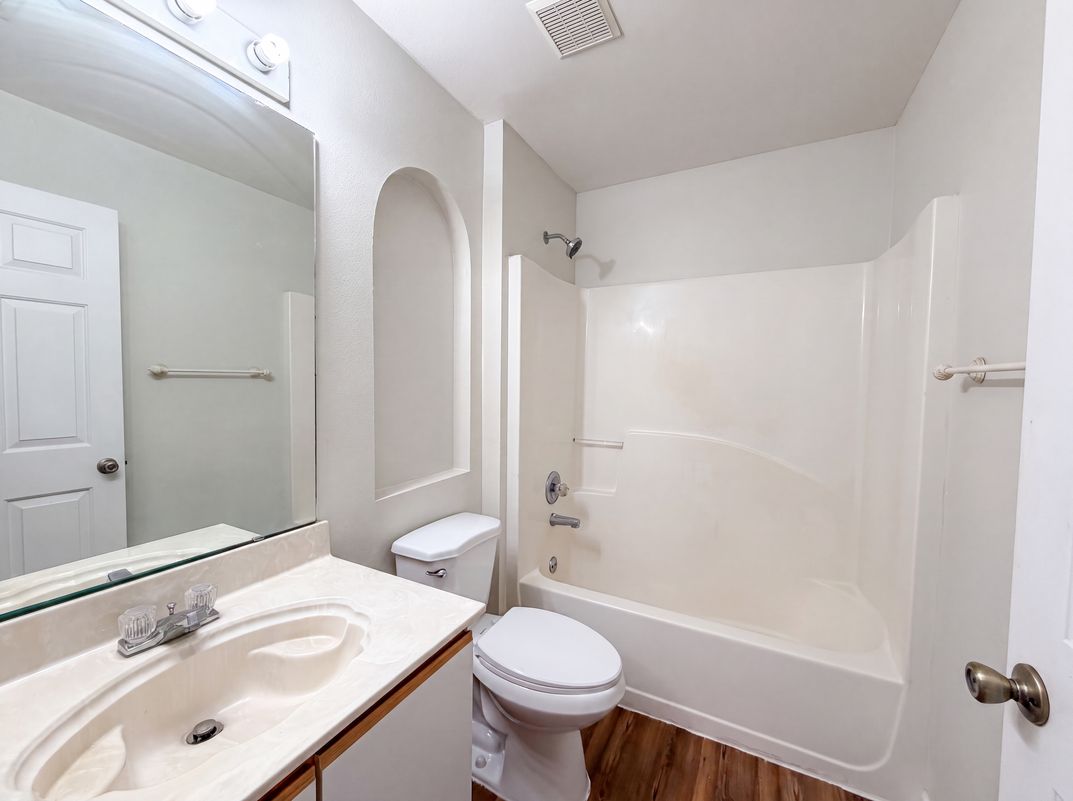 Photo 16 of 23 of 29 Valencia Cir, Debary, FL
