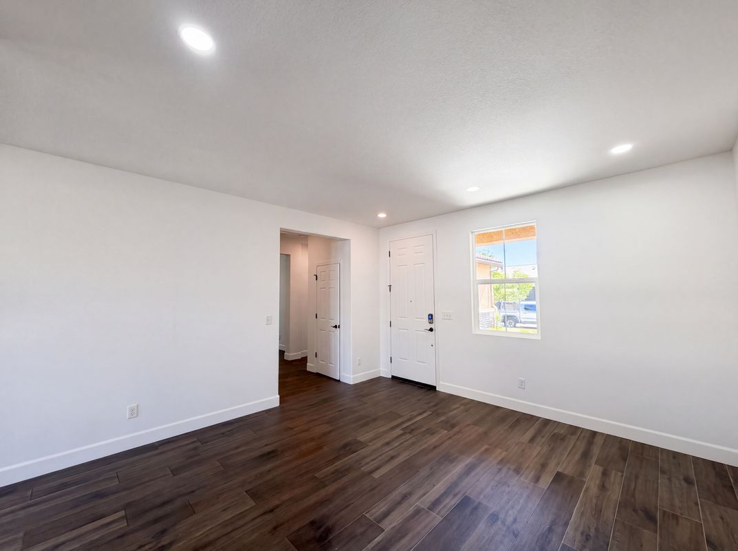 Photo 11 of 40 of 1216 Hamel Way, Galt, CA