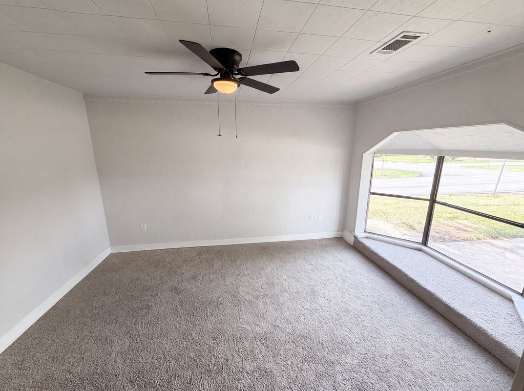 Photo 7 of 20 of 10502 Bessemer St, Houston, TX