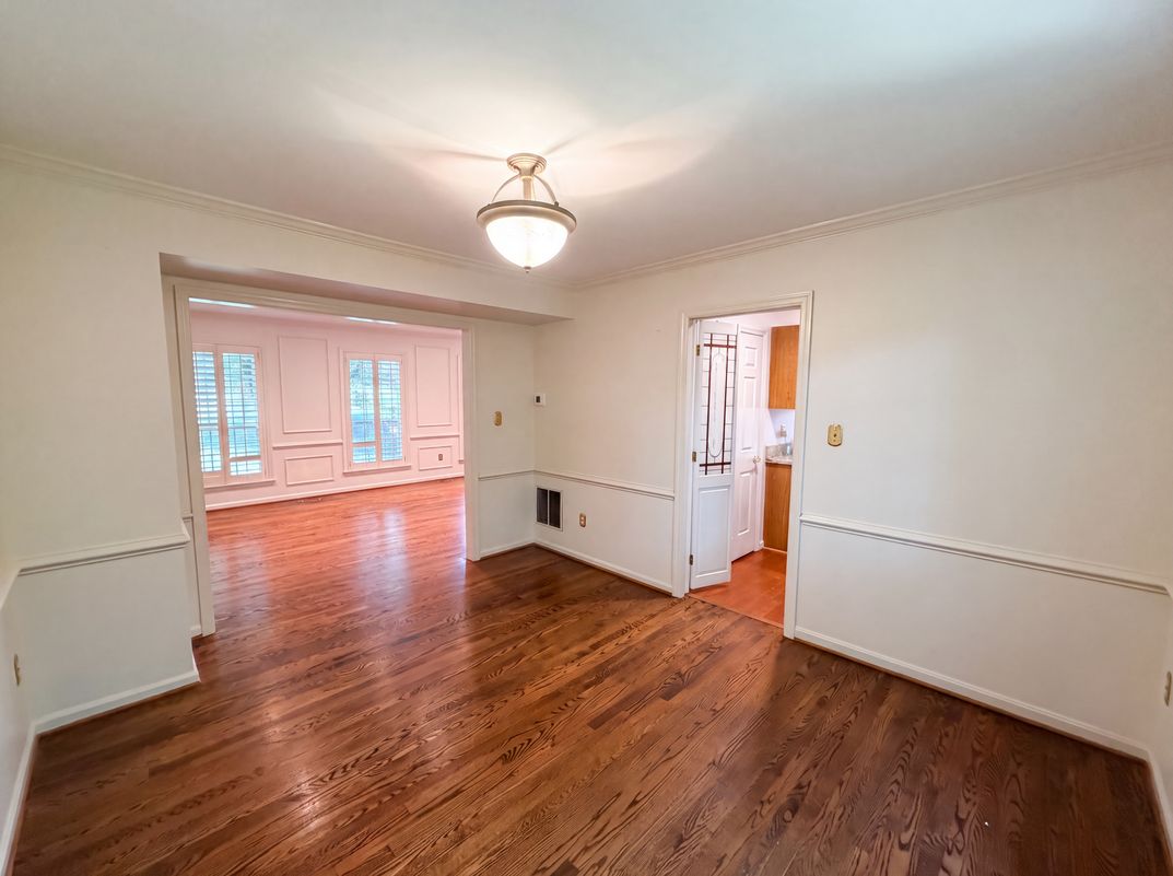Photo 11 of 66 of 4819 Powell Rd, Fairfax, VA