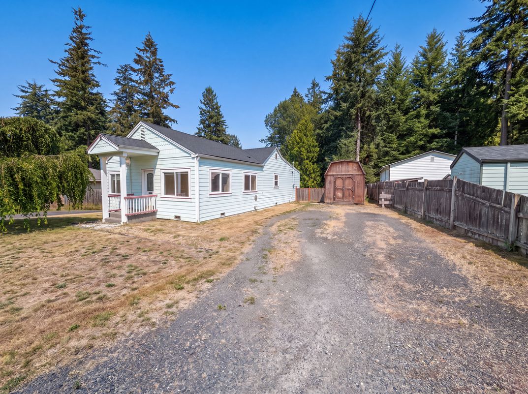 Photo 16 of 17 of 7507 Lower Ridge Rd, Everett, WA