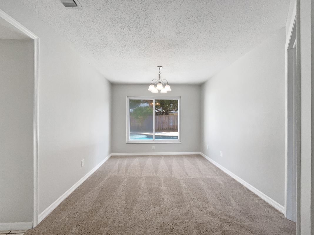 Photo 11 of 22 of 831 Haulover Dr, Altamonte Springs, FL