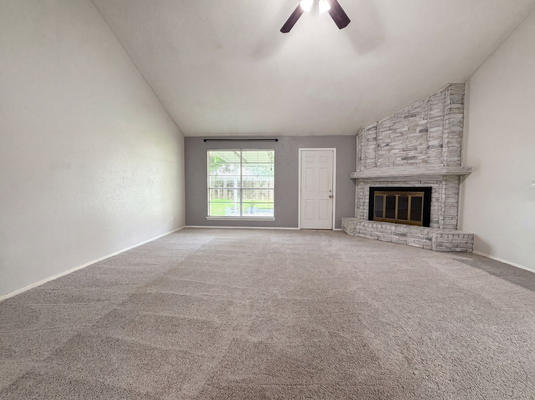 Photo 6 of 17 of 6710 Renfro Dr, Richmond, TX