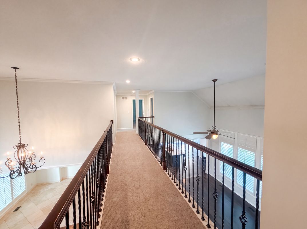 Photo 10 of 34 of 6003 N Cosby Ct, Kansas City, MO