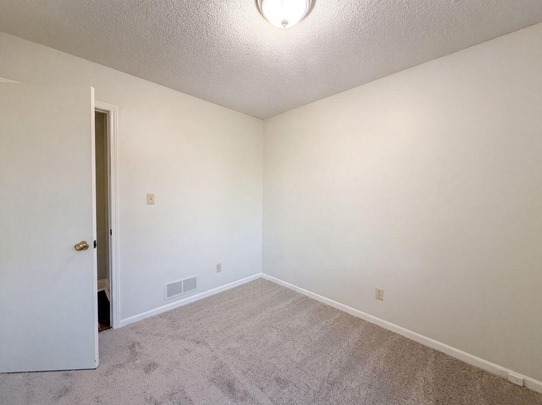 Photo 15 of 21 of 7511 Orient Ave, Kansas City, KS