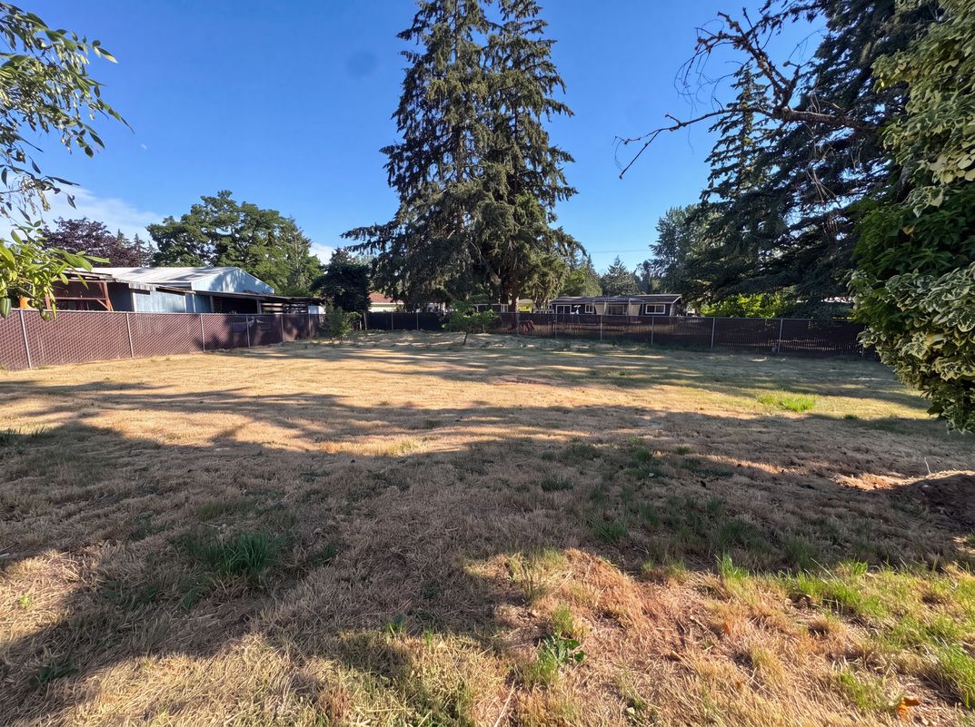Photo 18 of 19 of 712 141st St E, Tacoma, WA