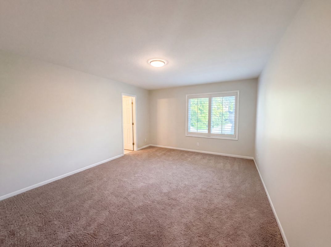 Photo 16 of 34 of 6003 N Cosby Ct, Kansas City, MO