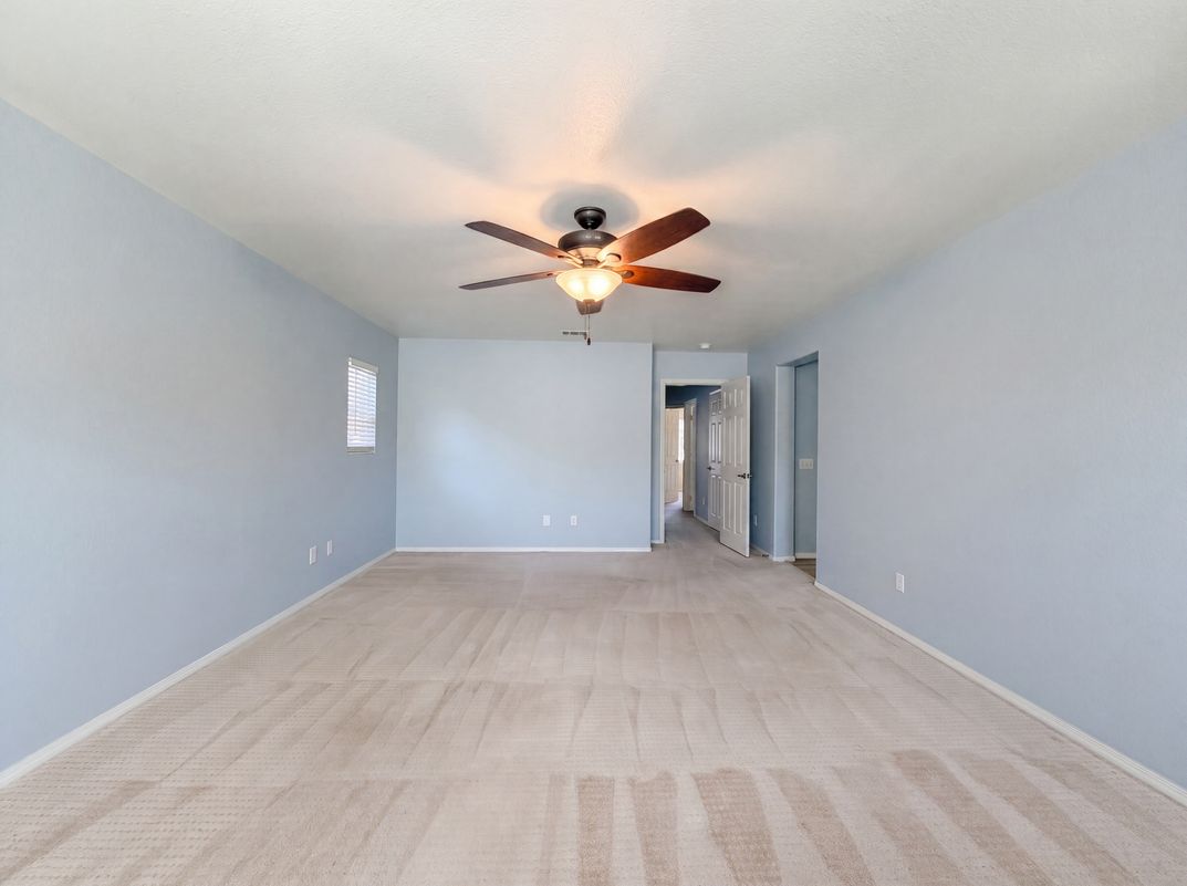 Photo 4 of 24 of 29206 Rio Lobo Way, Valencia, CA