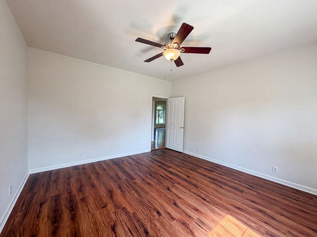 Photo 4 of 24 of 1727 Joben Dr, Murfreesboro, TN