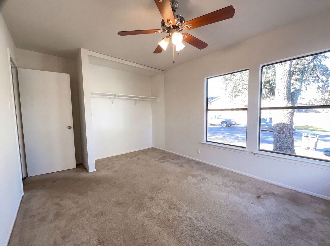 Photo 13 of 16 of 15009 Winter View Dr, San Antonio, TX