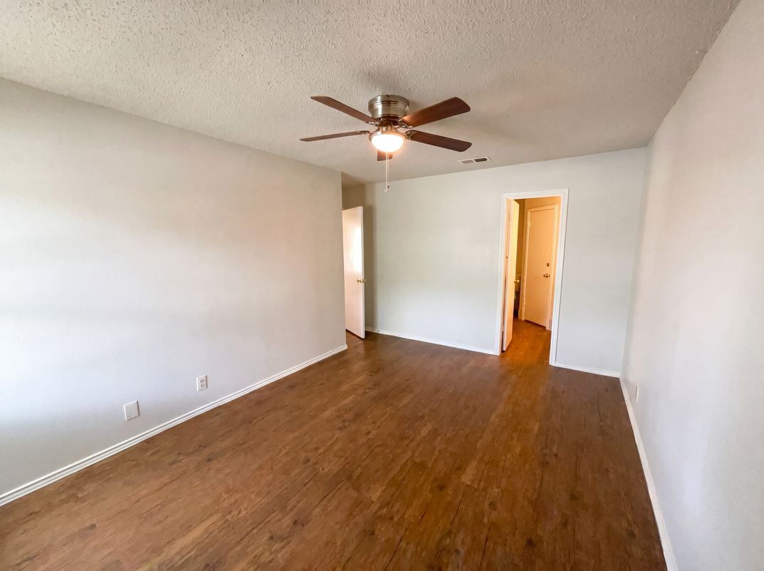 Photo 10 of 17 of 7358 Weybridge, San Antonio, TX