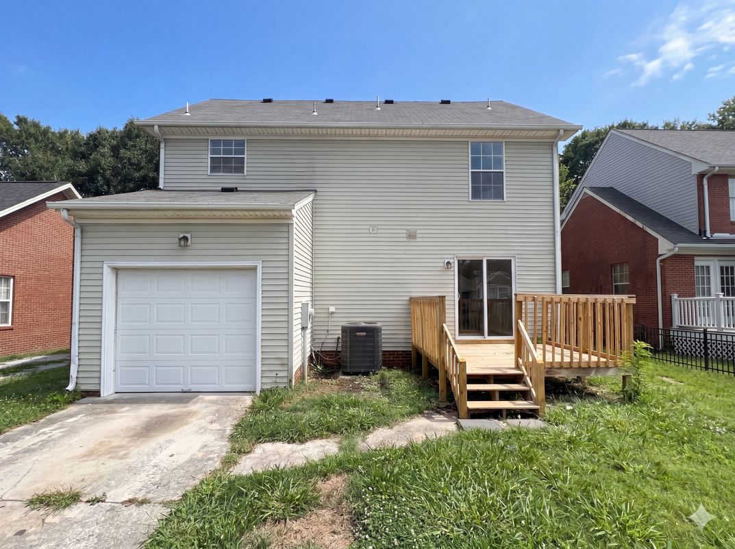 Photo 5 of 25 of 625 E Princess Anne Rd, Norfolk, VA
