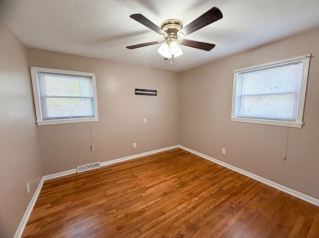 Photo 11 of 17 of 290 Salem Ave, Dallas, NC