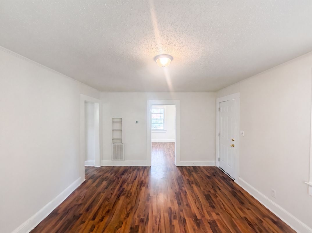 Photo 3 of 15 of 920 Elm St, Burlington, NC