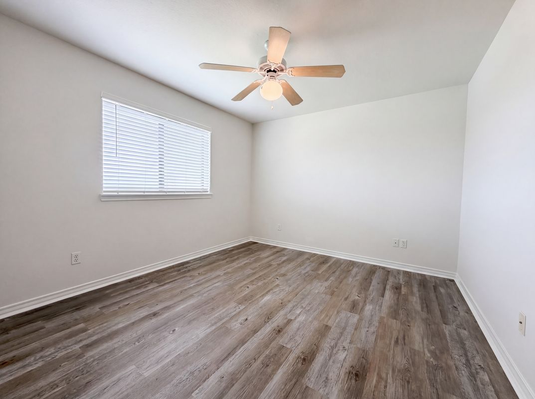 Photo 15 of 20 of 6041 King Trl, Corpus Christi, TX