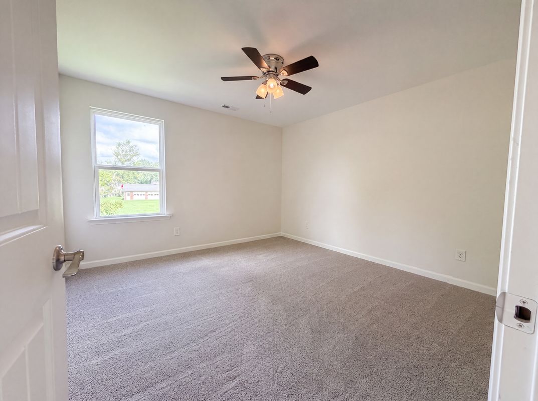 Photo 11 of 17 of 2520 Val Marie Dr, Madison, TN
