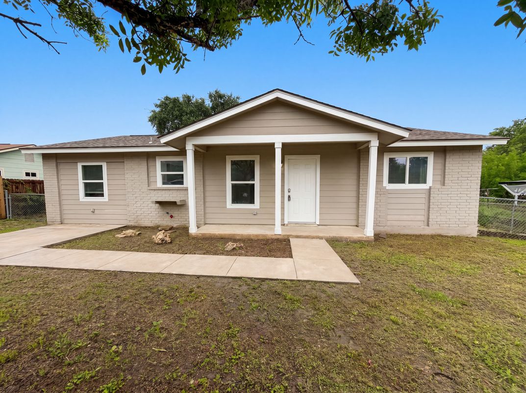 Property photo 1 of 3702 Autumn Ln