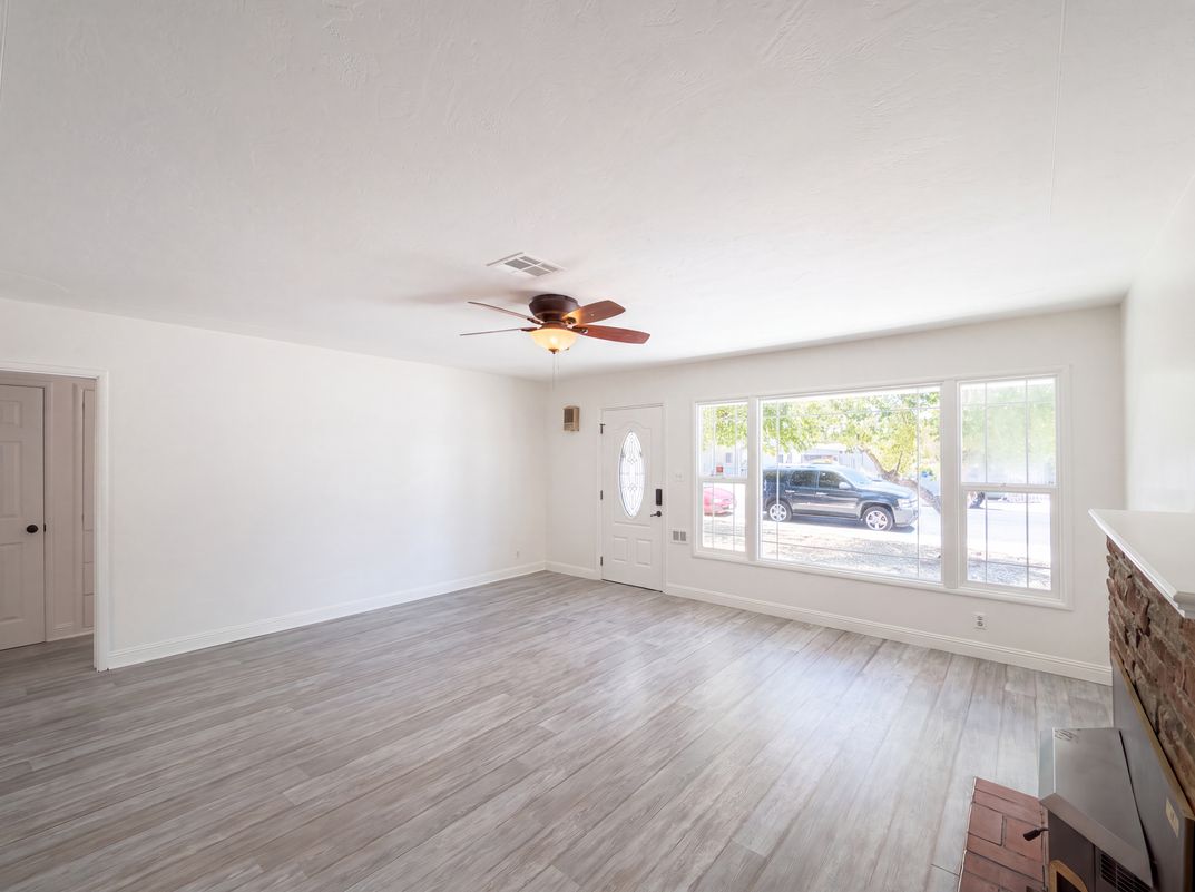 Photo 6 of 41 of 719 N Crescent Ave, Lodi, CA