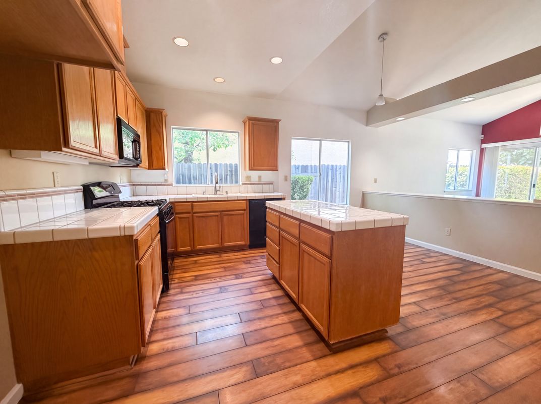 Photo 37 of 44 of 5344 Swindon Rd, Rocklin, CA