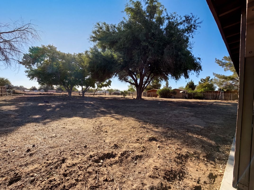 Photo 6 of 21 of 40733 176th St E, Lancaster, CA