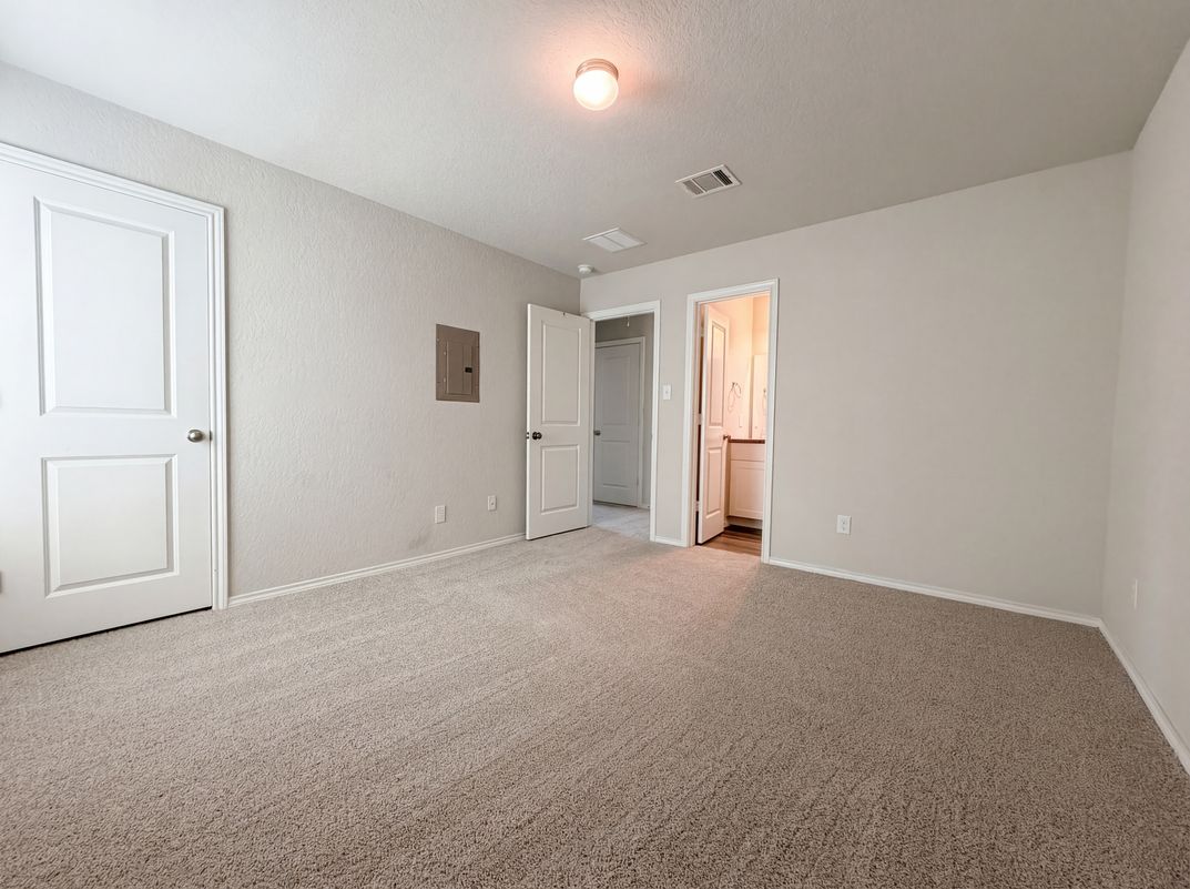 Photo 4 of 17 of 210 Expedition Way, San Antonio, TX
