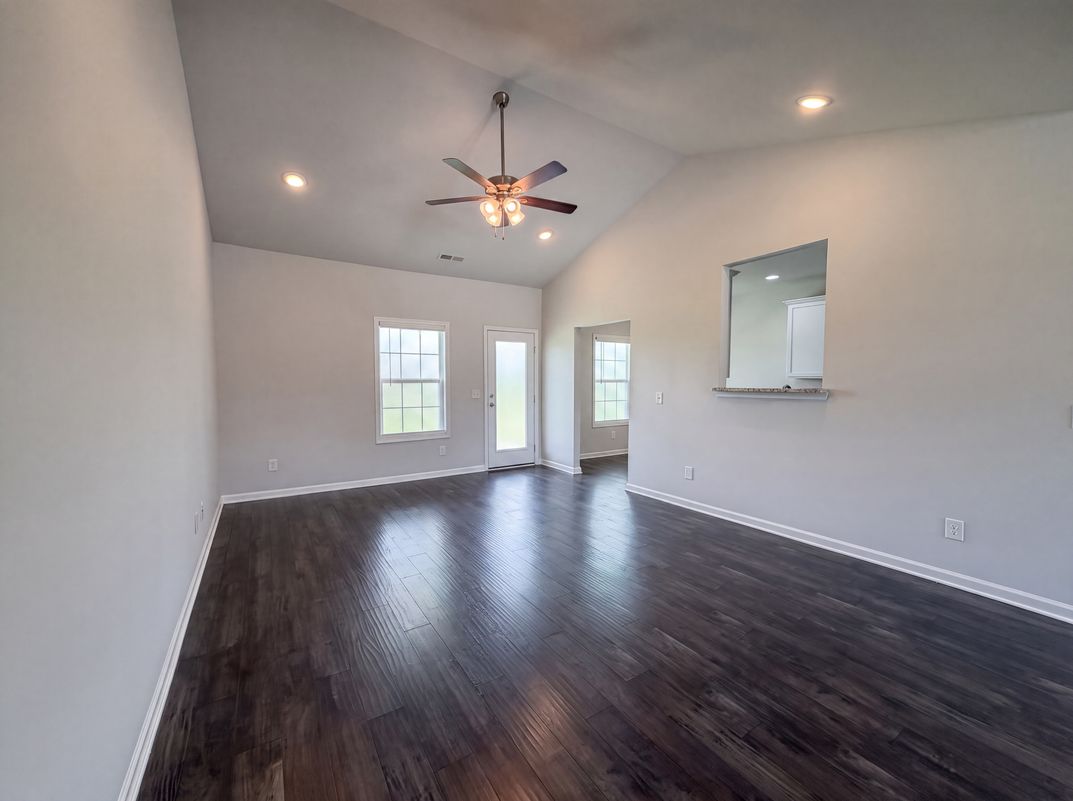 Photo 9 of 23 of 734 Mitscher Dr, Spring Hill, TN