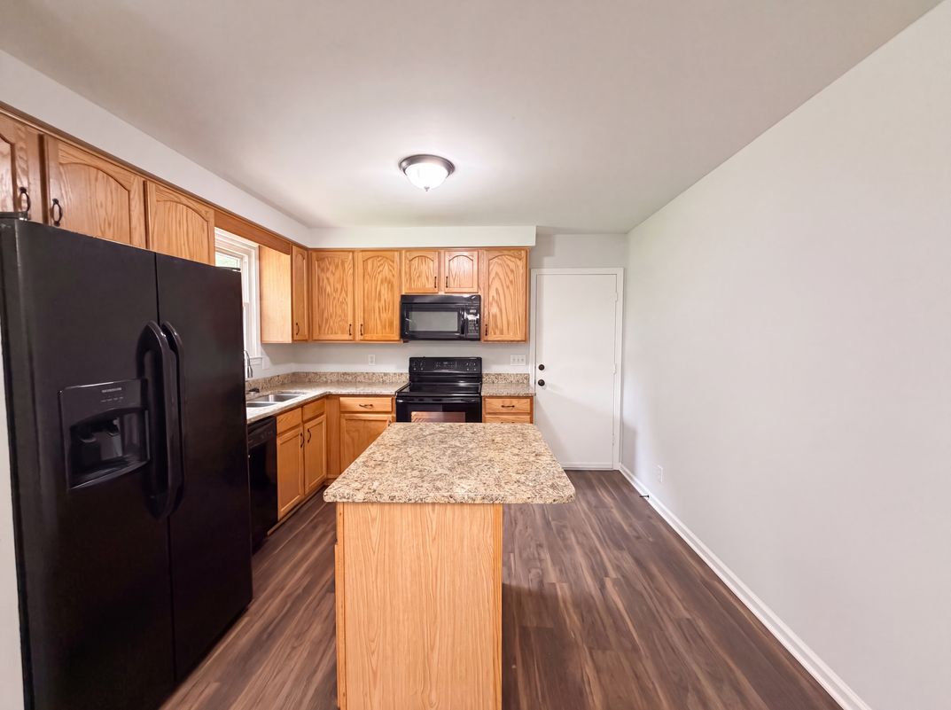 Photo 6 of 18 of 330 Harold Dr, Clarksville, TN