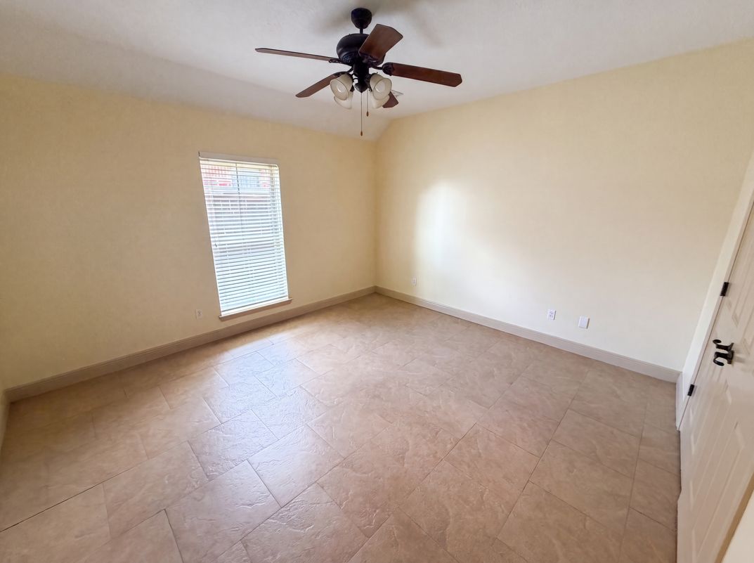 Photo 12 of 24 of 7945 Laurelwood St, Beaumont, TX