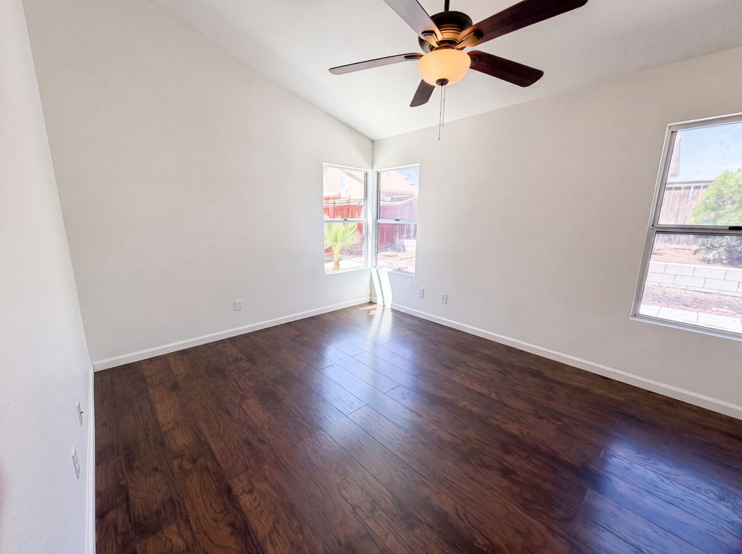 Photo 4 of 19 of 13154 Oberlin Ave, Victorville, CA