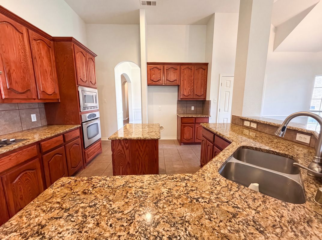Photo 12 of 21 of 529 Olympia St, Desoto, TX