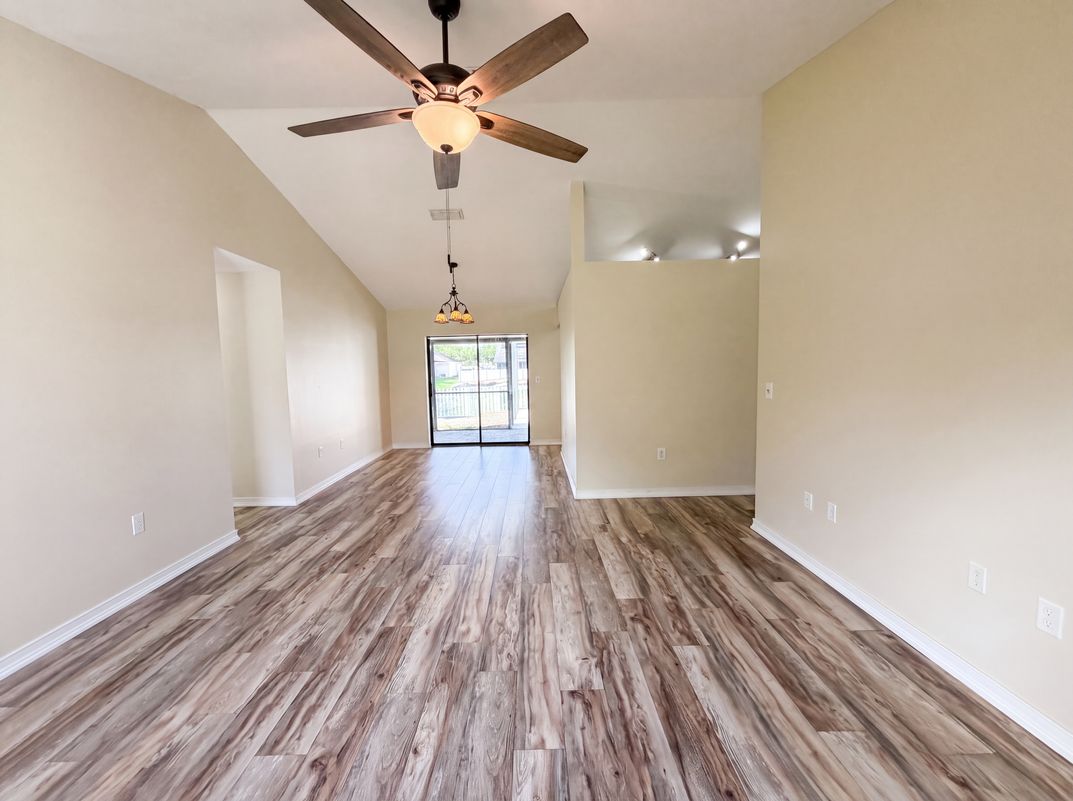 Photo 3 of 27 of 3430 55th Dr E, Bradenton, FL