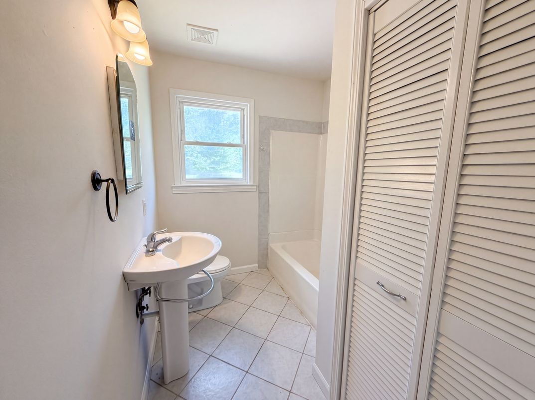 Photo 13 of 16 of 314 Langston Dr, Greenville, SC