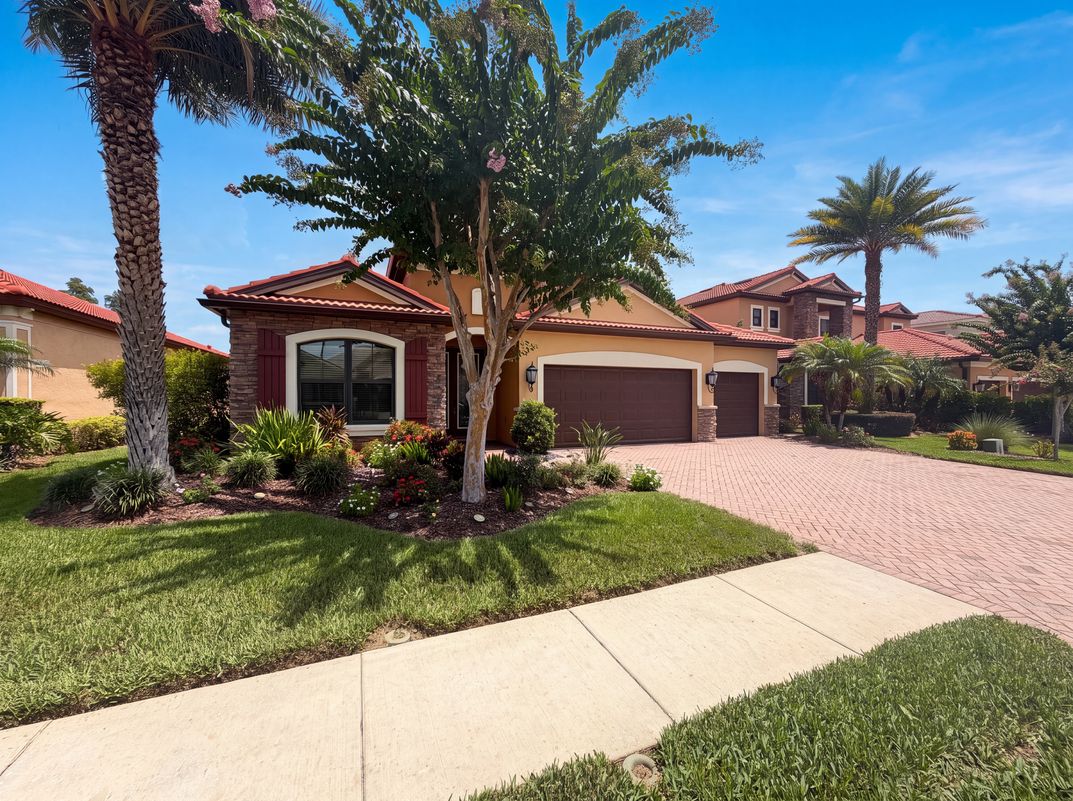 Photo 36 of 44 of 2575 Grand Lakeside Dr, Palm Harbor, FL