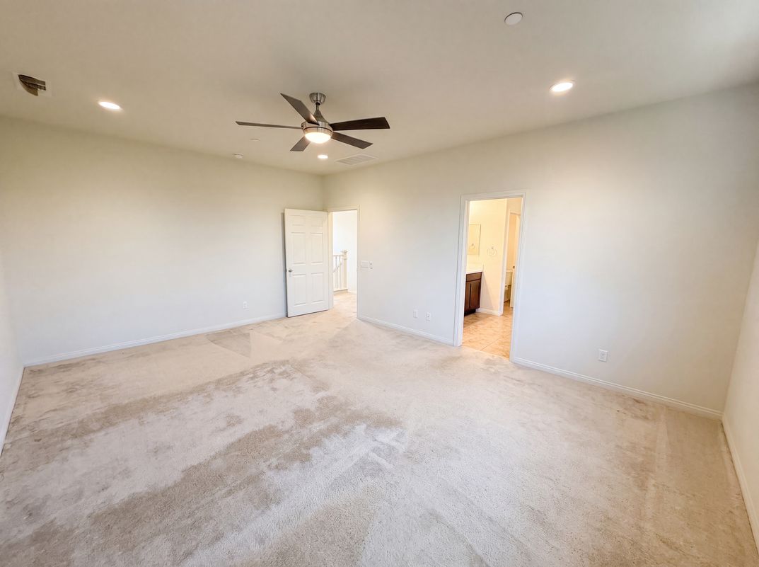 Photo 4 of 24 of 1182 Woodbury Ln, Mentone, CA