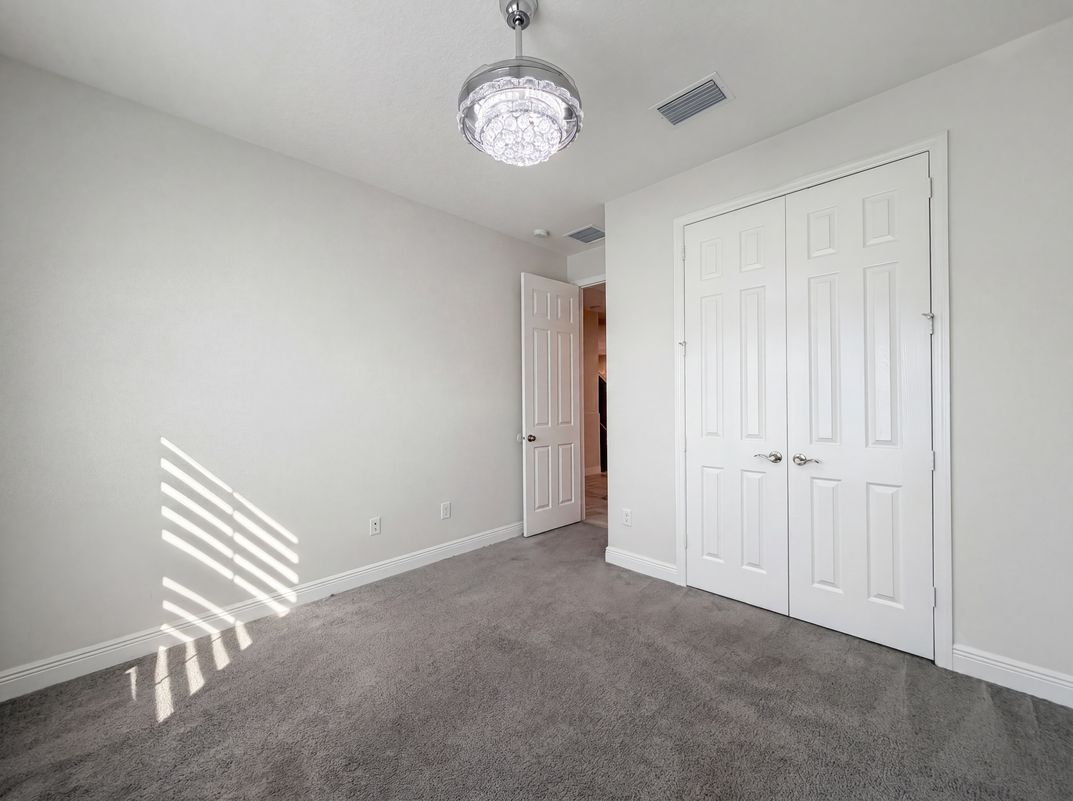 Photo 14 of 33 of 12643 Horseshoe Bend Dr, Lithia, FL