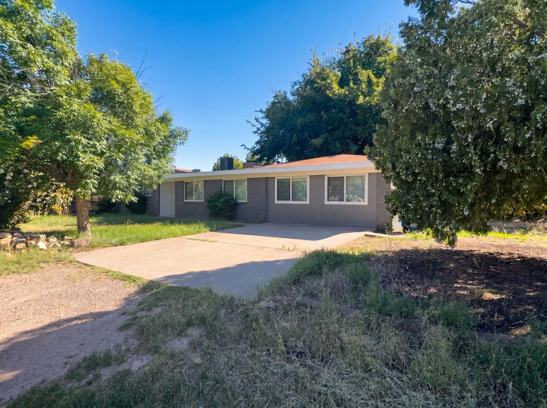 Property photo 1 of 5310 Mimosa Ln