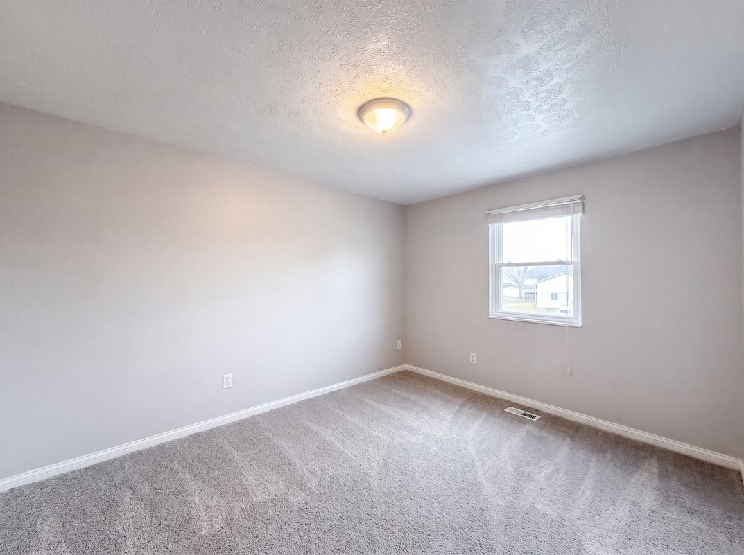 Photo 11 of 22 of 5569 Partridge Cir, West Chester, OH