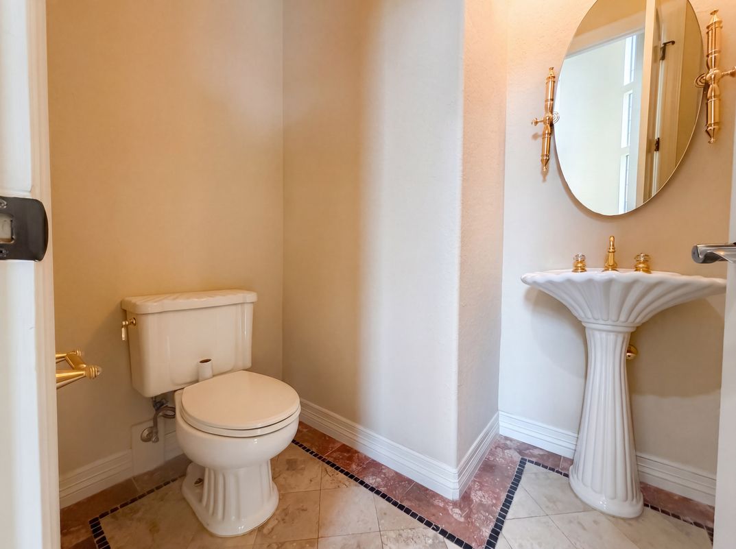 Photo 13 of 26 of 20646 Wahl Ln, San Antonio, TX