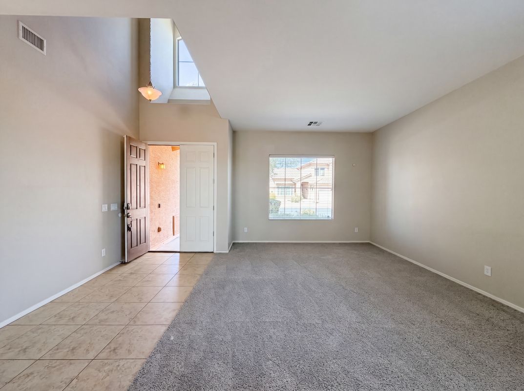 Photo 7 of 25 of 17104 N Oliveto Ave, Maricopa, AZ