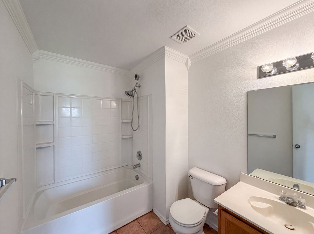 Photo 13 of 18 of 6200 St James Pl, Denton, TX
