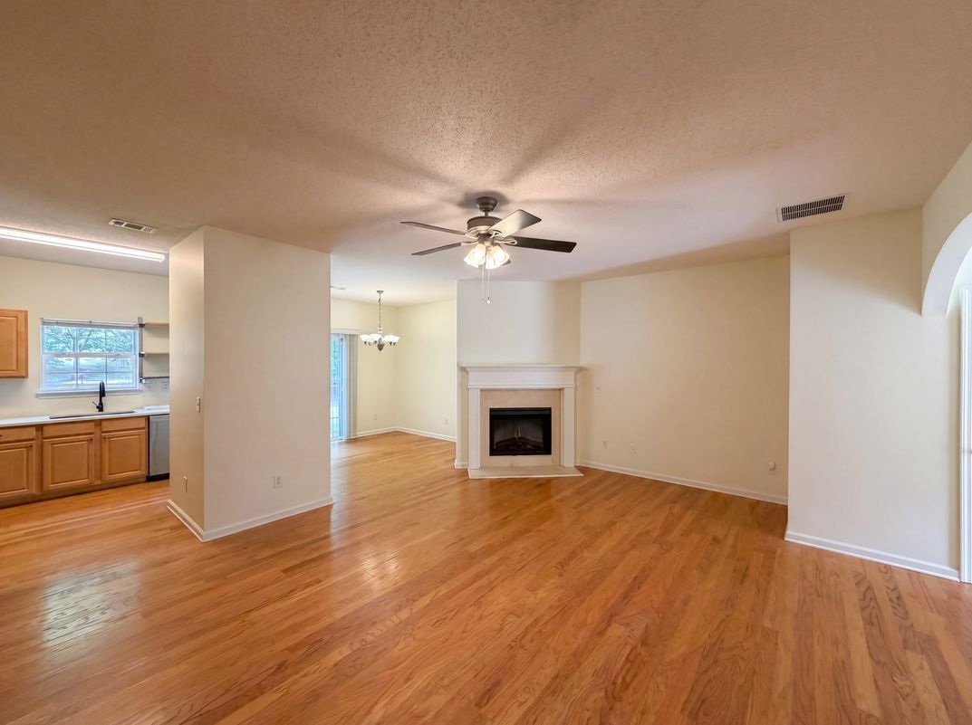 Photo 3 of 20 of 2350 Heritage Park Cir NW, Kennesaw, GA