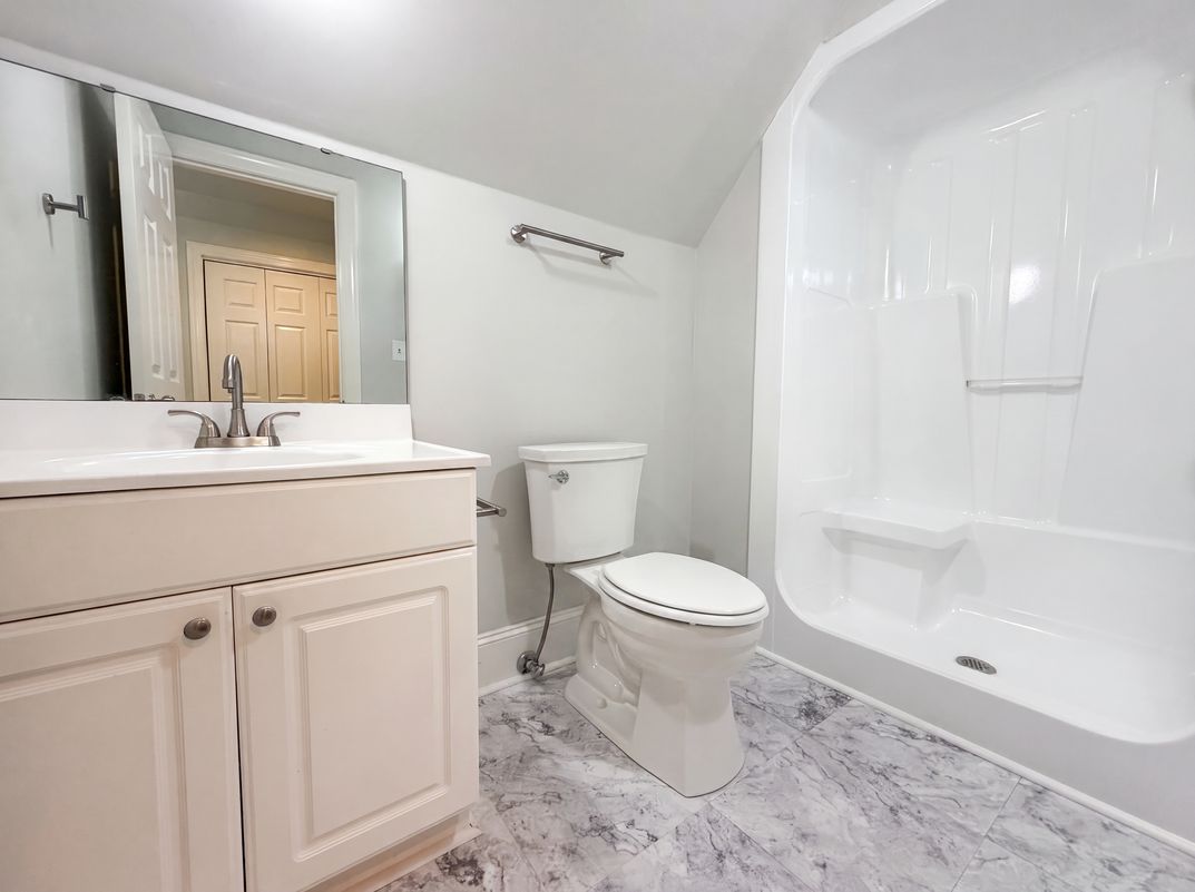 Photo 18 of 24 of 5309 Lancelot Dr, Charlotte, NC