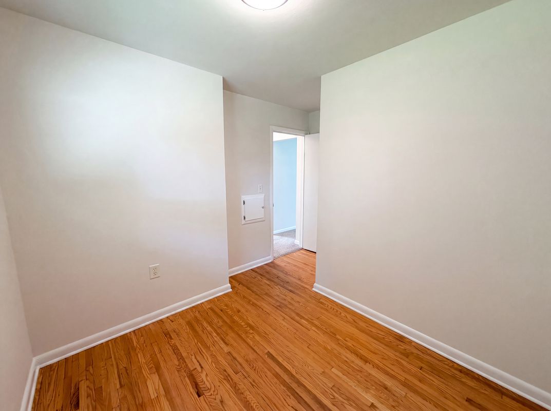 Photo 9 of 20 of 2128 Ronald Ave, White Bear Lake, MN