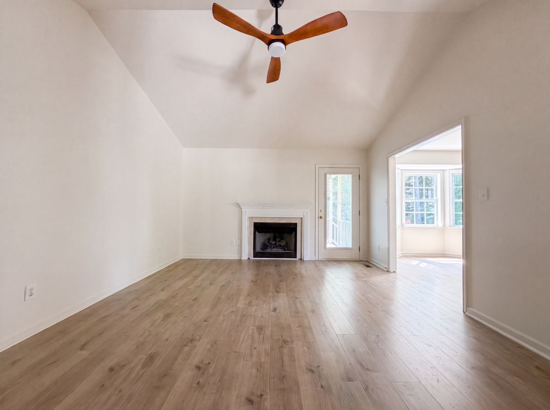 Property photo 3 of 105 Gentle Rio Ct