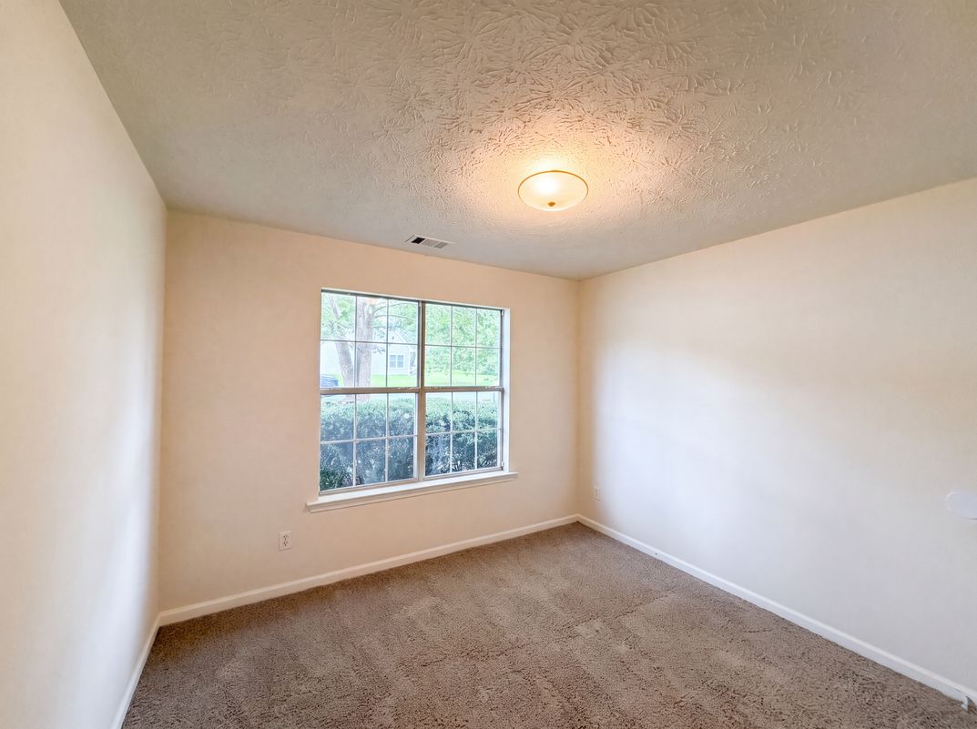 Photo 8 of 18 of 10543 Crabtree Dr, Jonesboro, GA