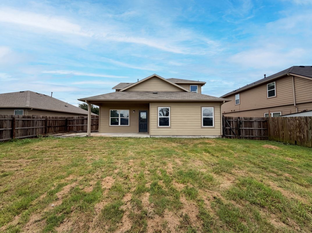 Photo 5 of 23 of 706 Luna Vista Dr, Hutto, TX